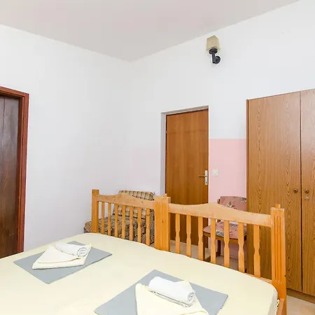 Apartments Stomorska Lägenhet *