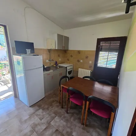 Apartments Stomorska *