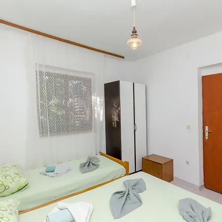 Lorena Appartement *