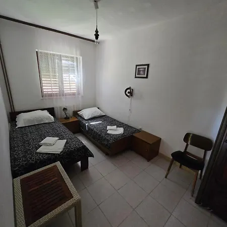 Lorena Appartement *